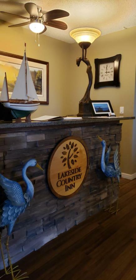 Lakeside Country Inn Manitou Beach Eksteriør billede
